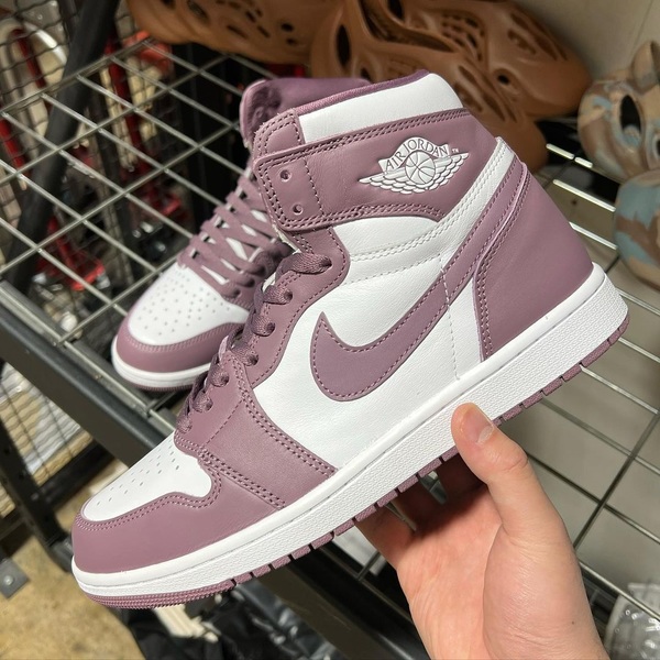 【ナイキ】Nike Jordan 1 Retro High OG Mauve ★人気★ Jordan Brand Launches the Air Jordan 1 High OG